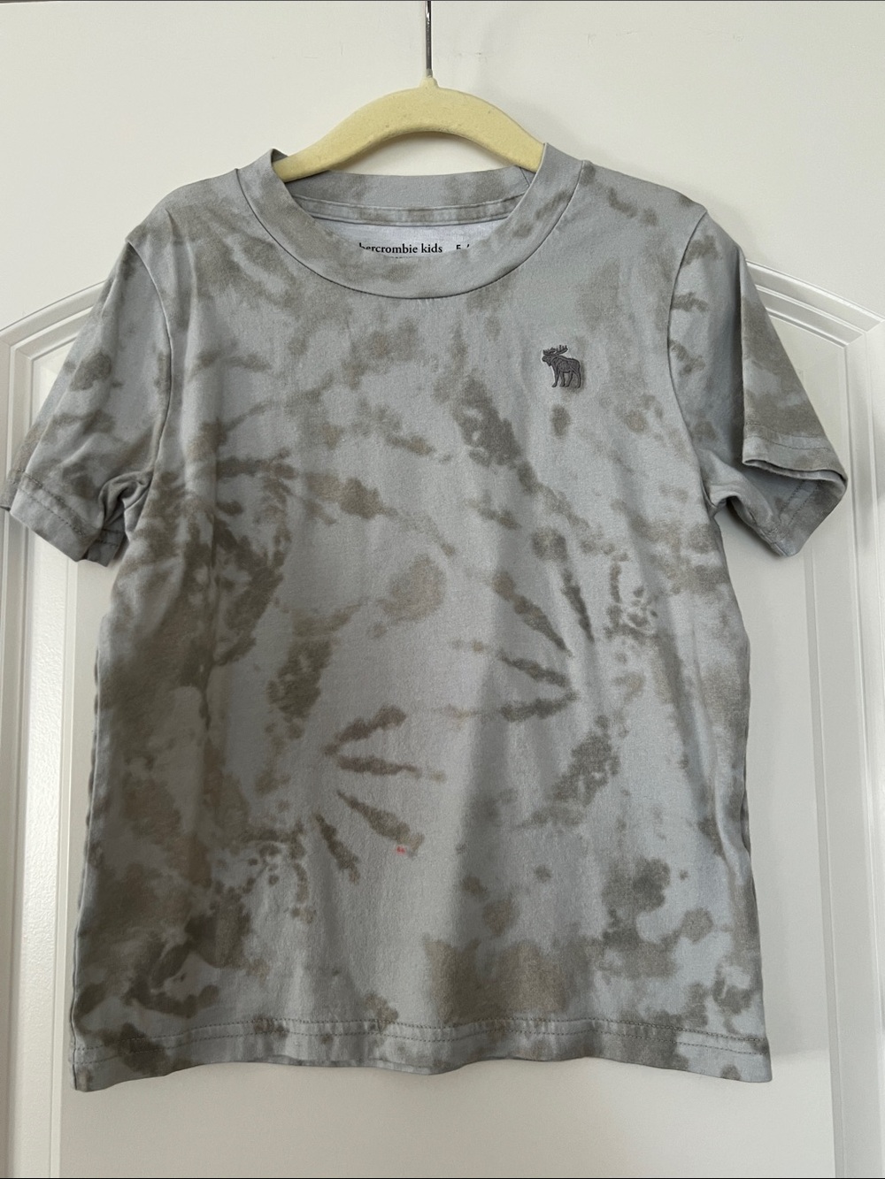abercrombie kids | (5/6) boys Gray Tie-Dye Short Sleeve essential Tee